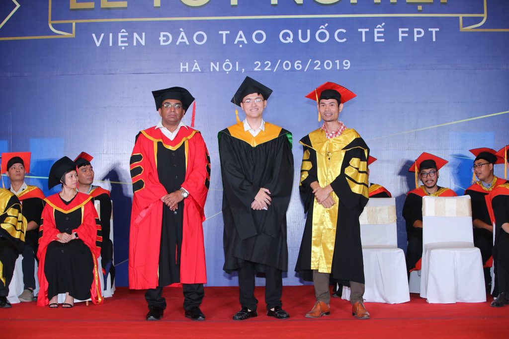 Pham Paul Keng Le tot nghiep FAI Ha Noi 2019 1