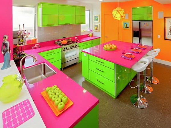 Gam màu neon tạo điểm nhấn cho căn nhà