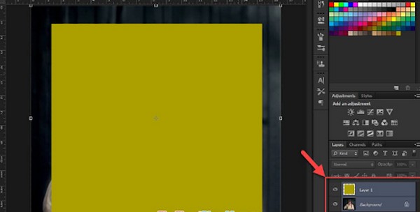 Tiếp đó để có thể căn chỉnh layer hình trên layer gốc, bạn cần bôi đen cả 2 layer bằng cách nhấn giữ Ctrl và nhấp chuột chọn 2 layer đó.