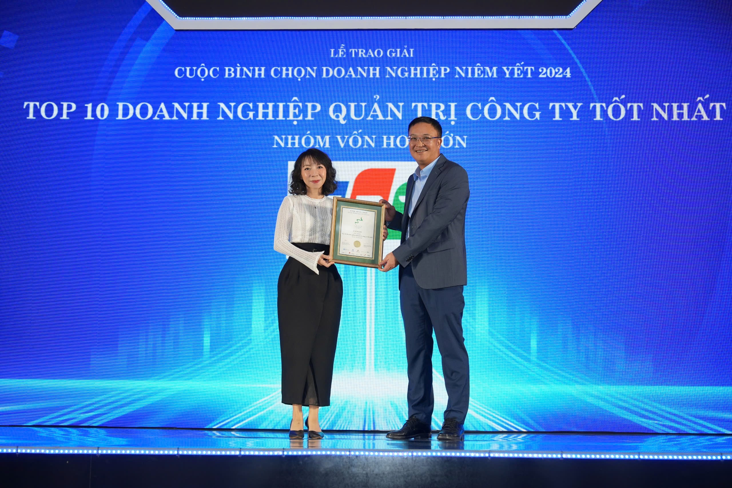 Top 10 doanh nghiep quan tri cong ty tot nhat nhom von hoa lon min