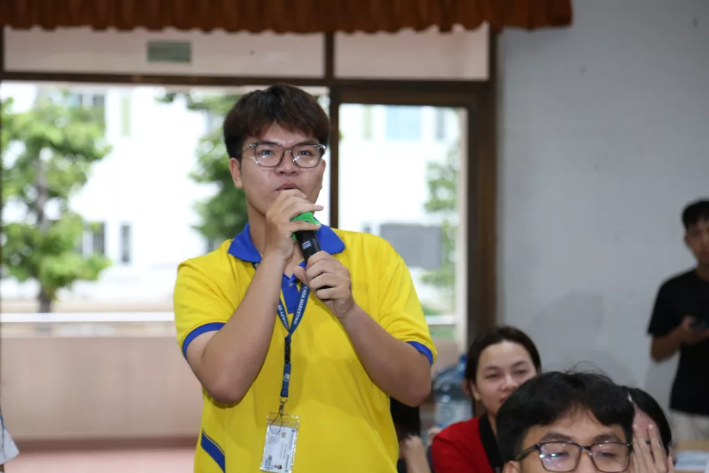 Bàn luận sôi nổi giữa sinh viên và diễn giả về Thiết kế sáng tạo - Marketing thời đại số