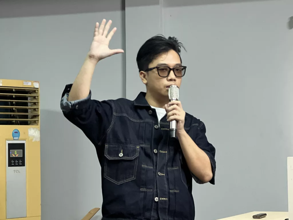 Recap Design talk: "Visual Storytelling in Live Events"- Kể chuyện bằng hình ảnh, bí kíp để sân khấu thăng hoa 6 Anh Nguyễn Việt Phương - Cựu sinh viên FPT Arena Multimedia, đồng sáng lập của TOO:AWAKE