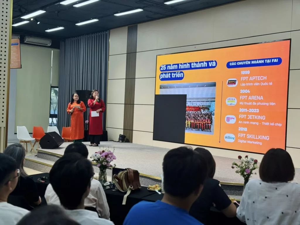 Khai giảng tháng 7: Chào đón tân binh FPT Arena Multimedia học kỳ Summer 2025 2 Hoạt động minigame “phá băng” đầy vui nhộn