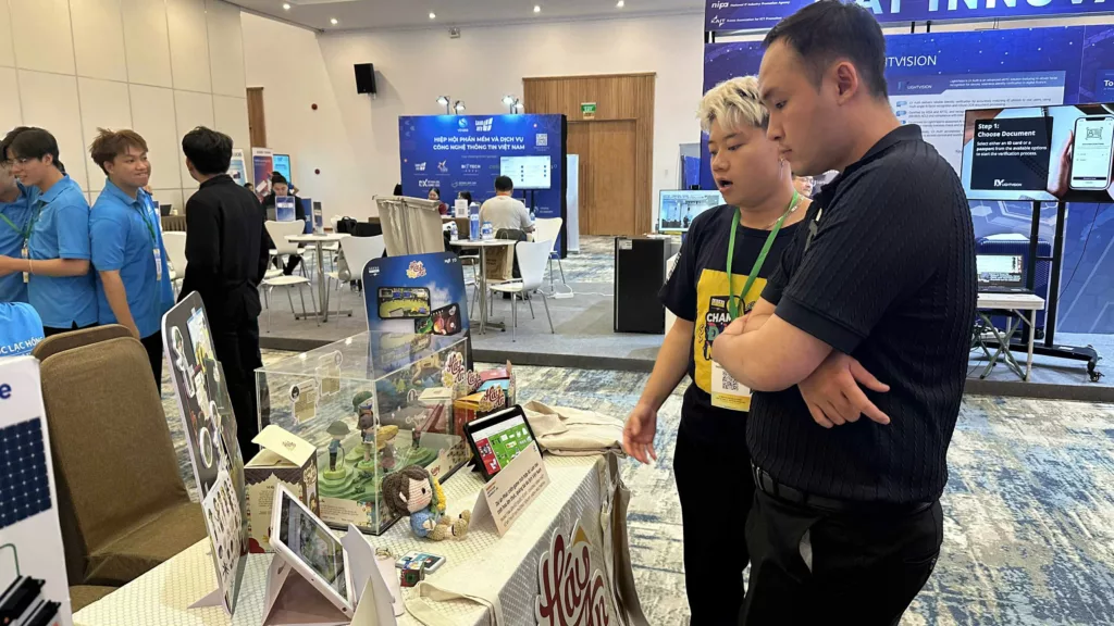 Sinh viên FPT Arena chinh phục Giải Tiềm năng tại VietFuture Awards 2025 với dự án game "Háu Ăn" 8 Dự án “Háu Ăn” được các bạn sinh viên quan tâm