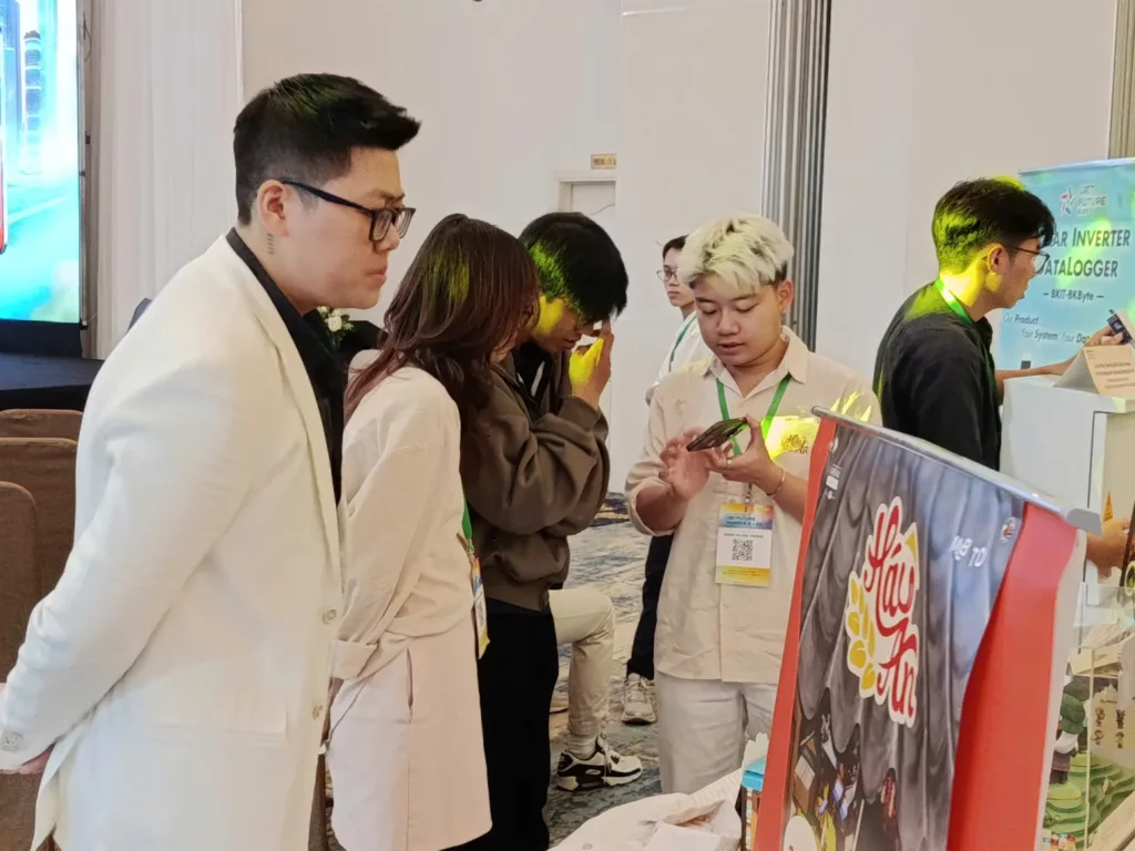 Sinh viên FPT Arena chinh phục Giải Tiềm năng tại VietFuture Awards 2025 với dự án game "Háu Ăn" 7 Thầy Tạ Danh Tùng vẫn luôn tỉ mỉ quan tâm khi dự án “Háu Ăn” chuẩn bị ra mắt