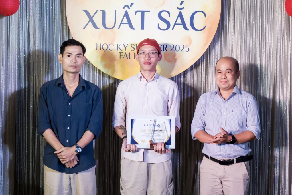 FPT Arena ghi dấu ấn bằng loạt giải thưởng sáng tạo tại Lễ tôn vinh sinh viên xuất sắc học kỳ Summer 2025 2 Loat giai thuong an tuong fpt arena 2