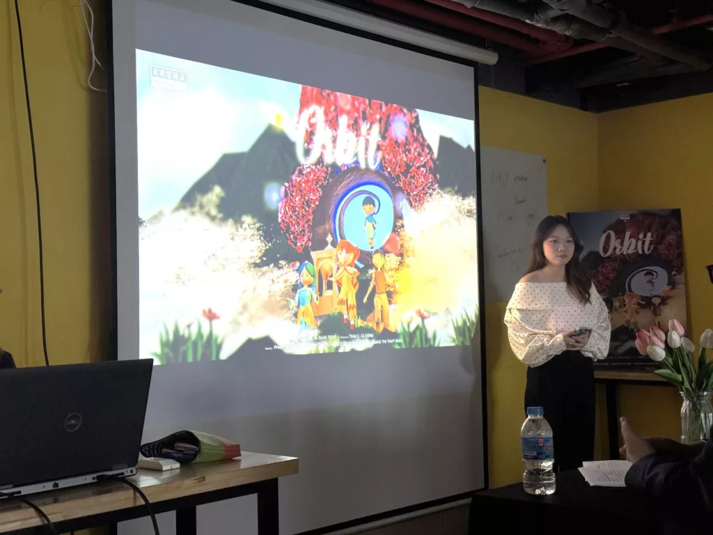 Nhóm dự án “Orbit” đang trình bày về một phân cảnh trong game