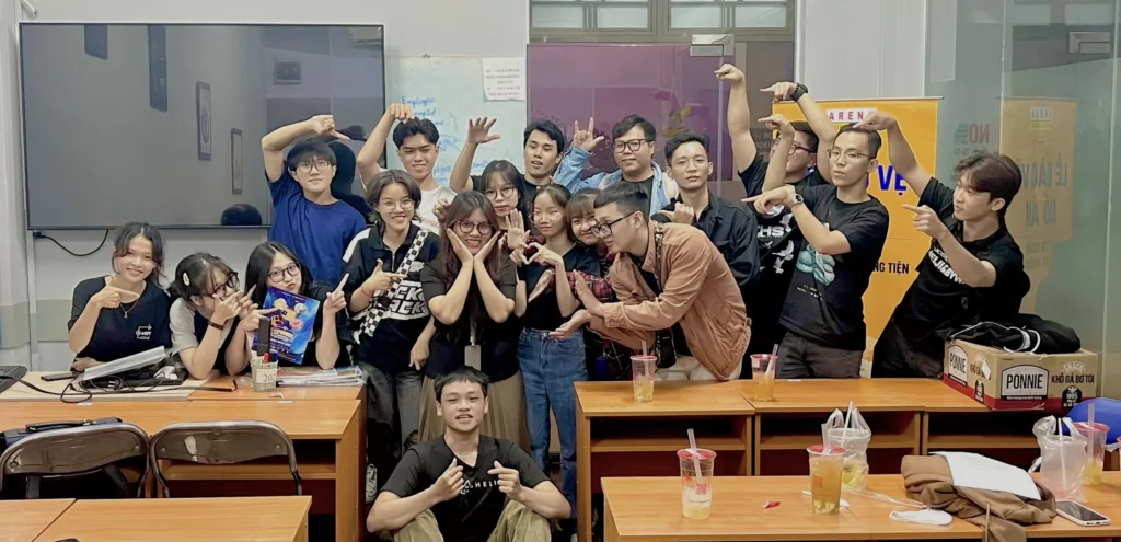 Giữ vững ngọn lửa đam mê - Hành trình chinh phục 3D Design của Trần Lê Duy 4 Duy và những người bạn luôn đồng hành và chia sẻ trong học tập