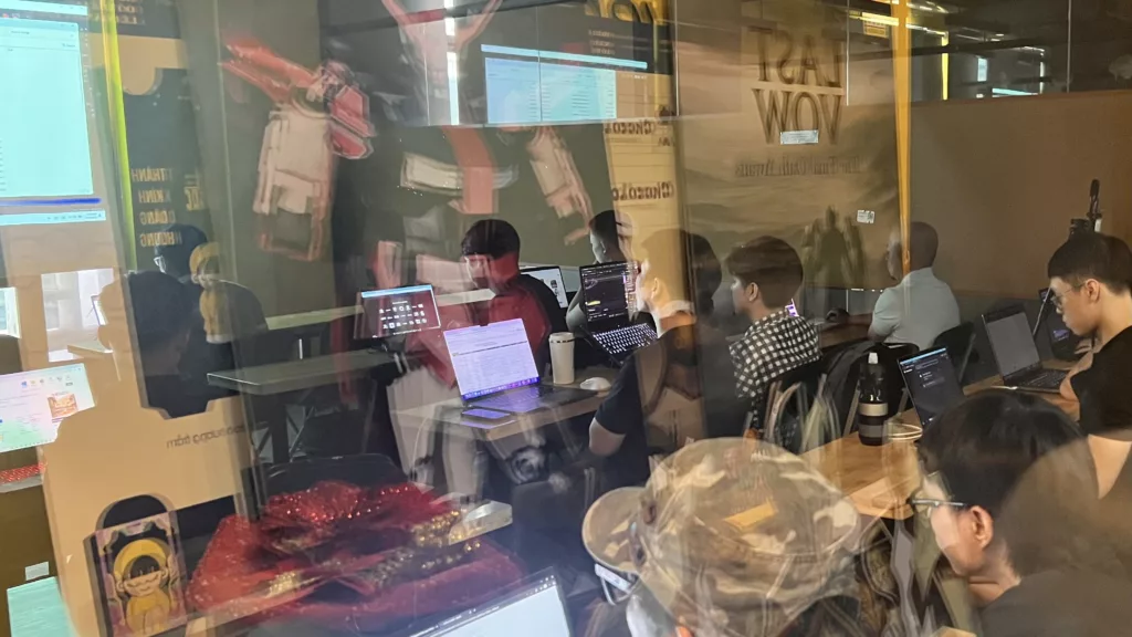 Lớp học đặc biệt: Khi thầy và trò cùng ngồi học để cùng trưởng thành 2 Không gian học tập chính là khoảnh khắc yên bình giữa nhịp sống hối hả