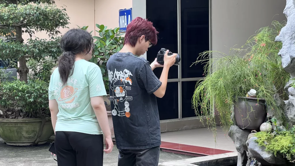 Lớp thực hành quay phim của thầy Đào Hoàng Anh: Khi lý thuyết nhường chỗ cho trải nghiệm thực tế 2 Lớp thực hành quay phim