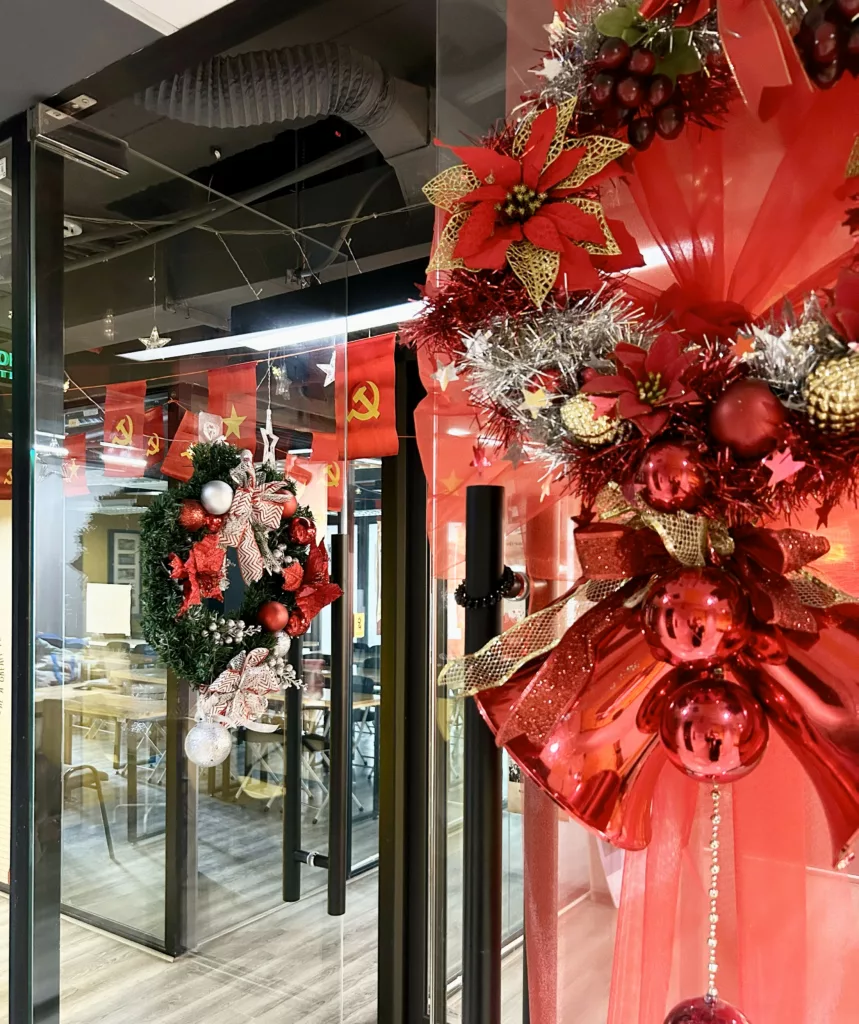 Sắc màu Giáng sinh ngập tràn hai cơ sở FPT Arena Hà Nội 2 Sac mau Giang sinh FPT Arena 2