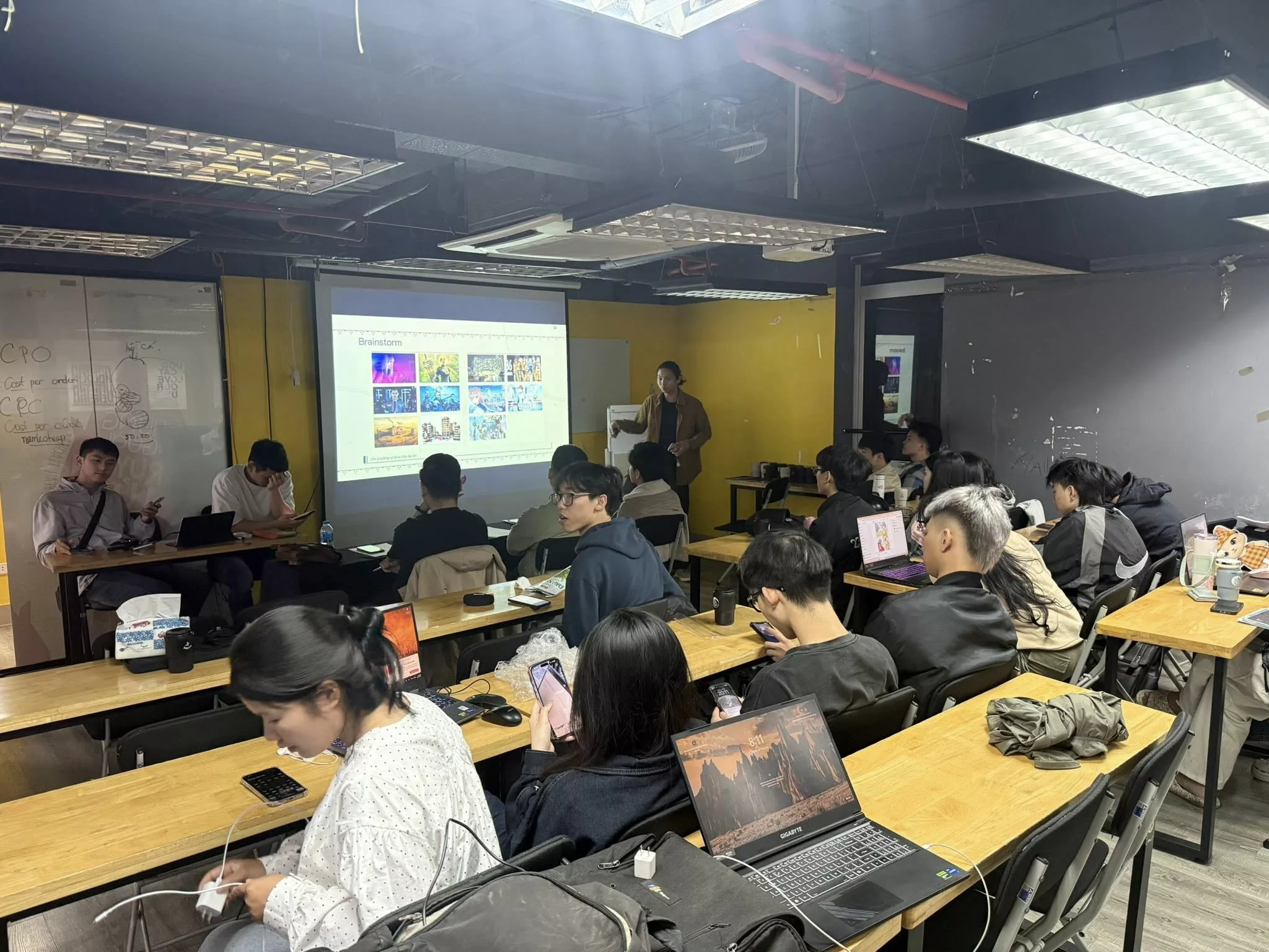 A2.2409E bảo vệ đồ án kỳ 3: Khi deadline “nóng hơn” cả thời tiết Hà Nội 4 Nhóm 3: 404