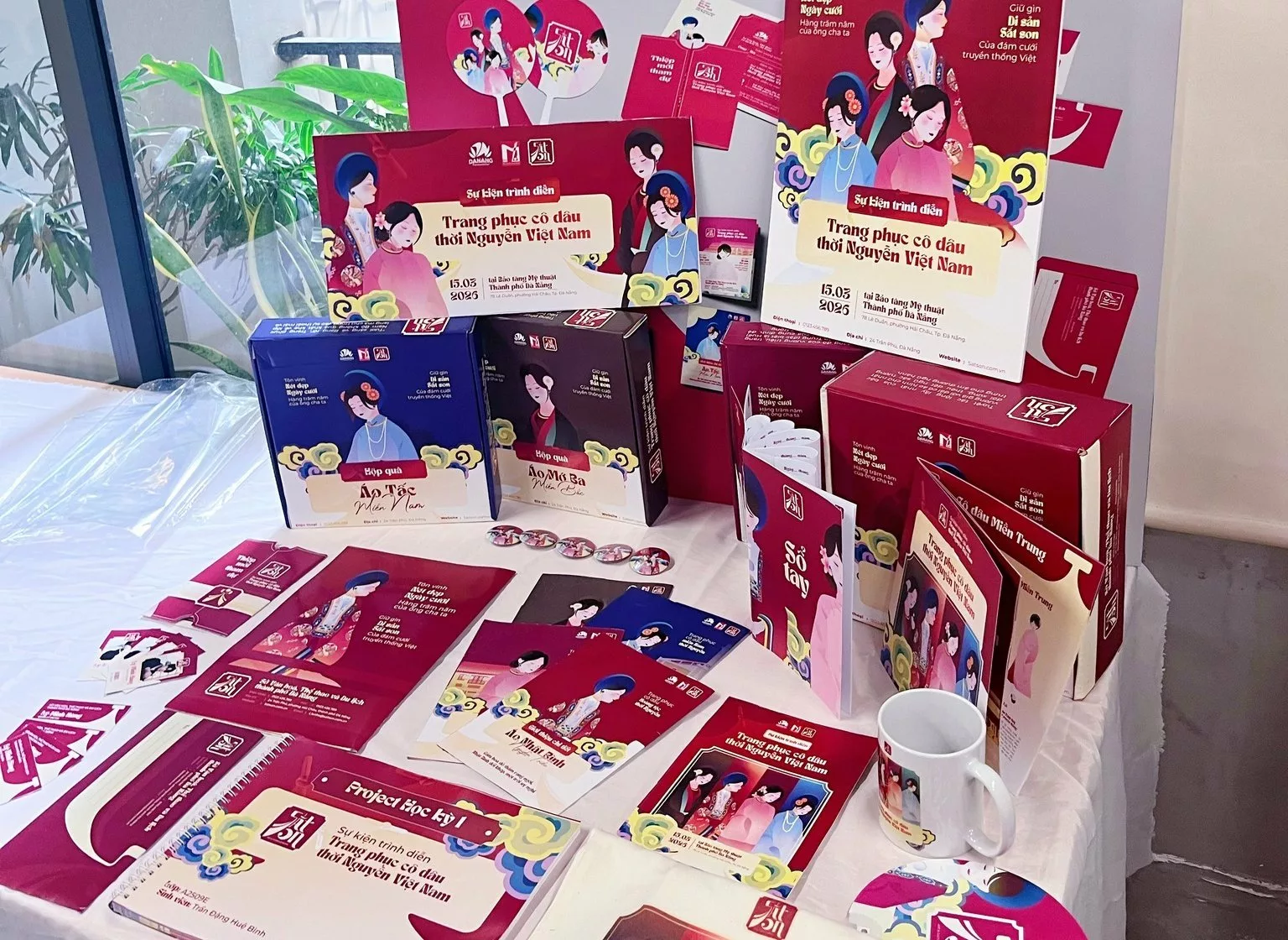 Đồ án học kỳ 1 Graphic Design: “Sắc son” - Dấu ấn sáng tạo từ sinh viên FPT Arena Đà Nẵng 3 Đồ án học kỳ 1 Sắc son