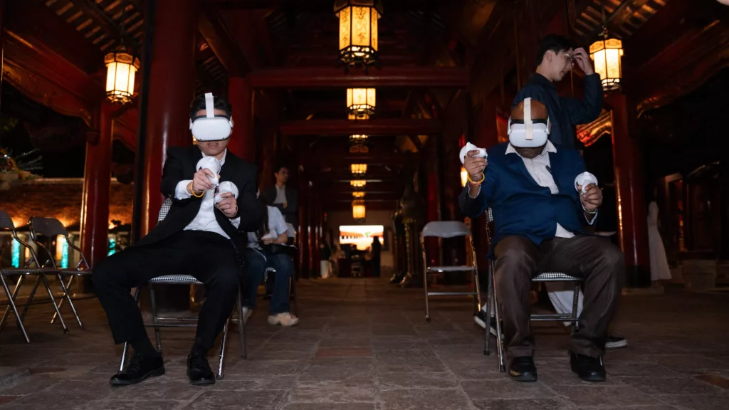 Tour đêm Văn Miếu Quốc Tử Giám.
