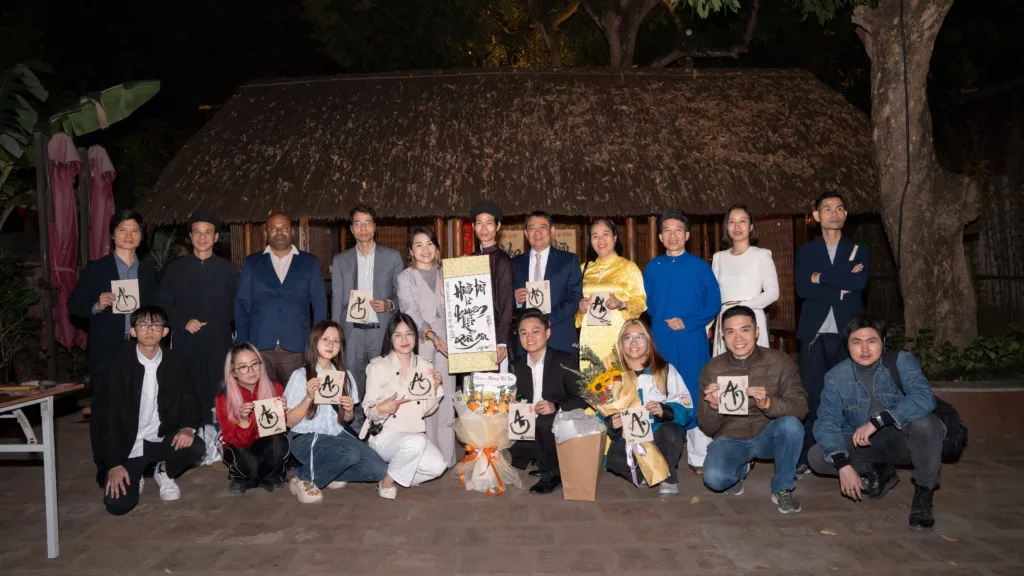 Tour đêm Văn Miếu Quốc Tử Giám.
