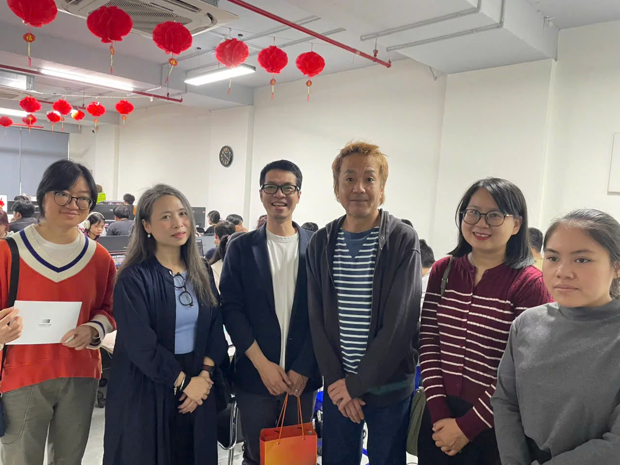 FPT Arena Đà Nẵng tăng cường kết nối doanh nghiệp: Thăm và làm việc tại B PRODUCTIONS 1 FPT Arena Đà Nẵng tăng cường kết nối doanh nghiệp