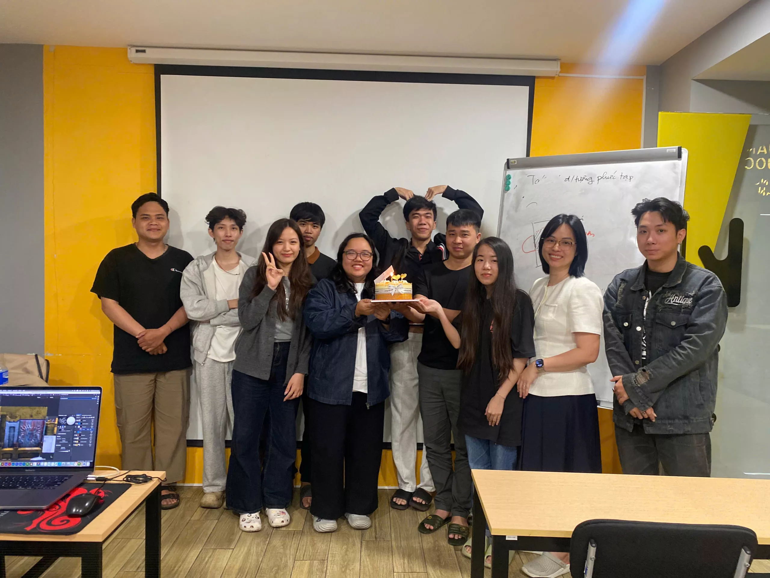 Quốc tế phụ nữ 8-3