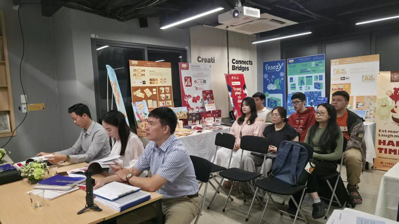 Lớp A2509E FPT Arena Đà Nẵng hoàn thành bảo vệ đồ án kỳ 1: Dấu mốc khởi đầu cho hành trình thiết kế chuyên nghiệp 2 Bảo vệ đồ án kỳ 1 lớp A2509E