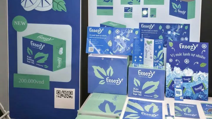 Lớp A2509E FPT Arena Đà Nẵng hoàn thành bảo vệ đồ án kỳ 1: Dấu mốc khởi đầu cho hành trình thiết kế chuyên nghiệp 9 FROOZY