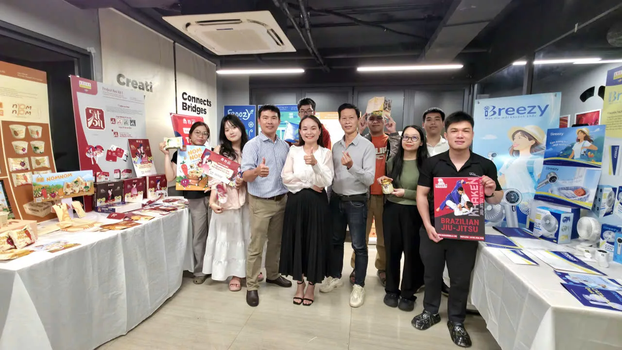 Lớp A2509E FPT Arena Đà Nẵng hoàn thành bảo vệ đồ án kỳ 1: Dấu mốc khởi đầu cho hành trình thiết kế chuyên nghiệp 1 Bảo vệ đồ án kỳ 1 lớp A2509E