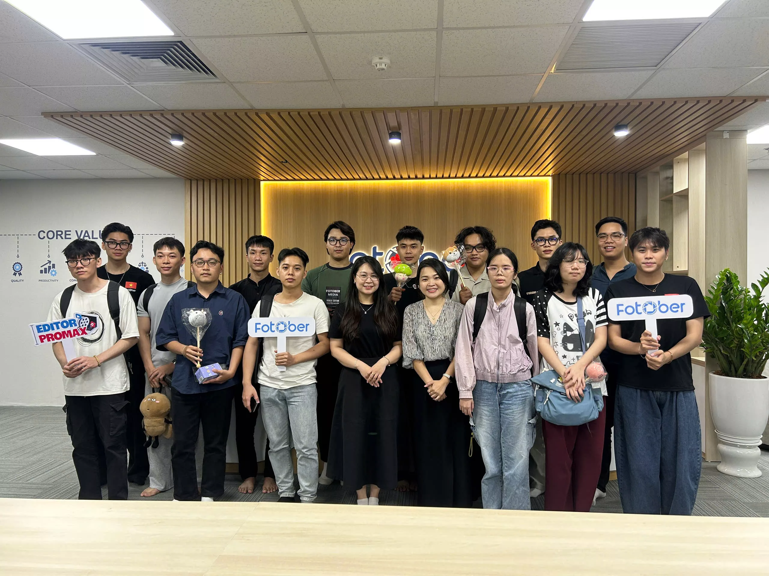 Tham quan doanh nghiệp Fotober Media
