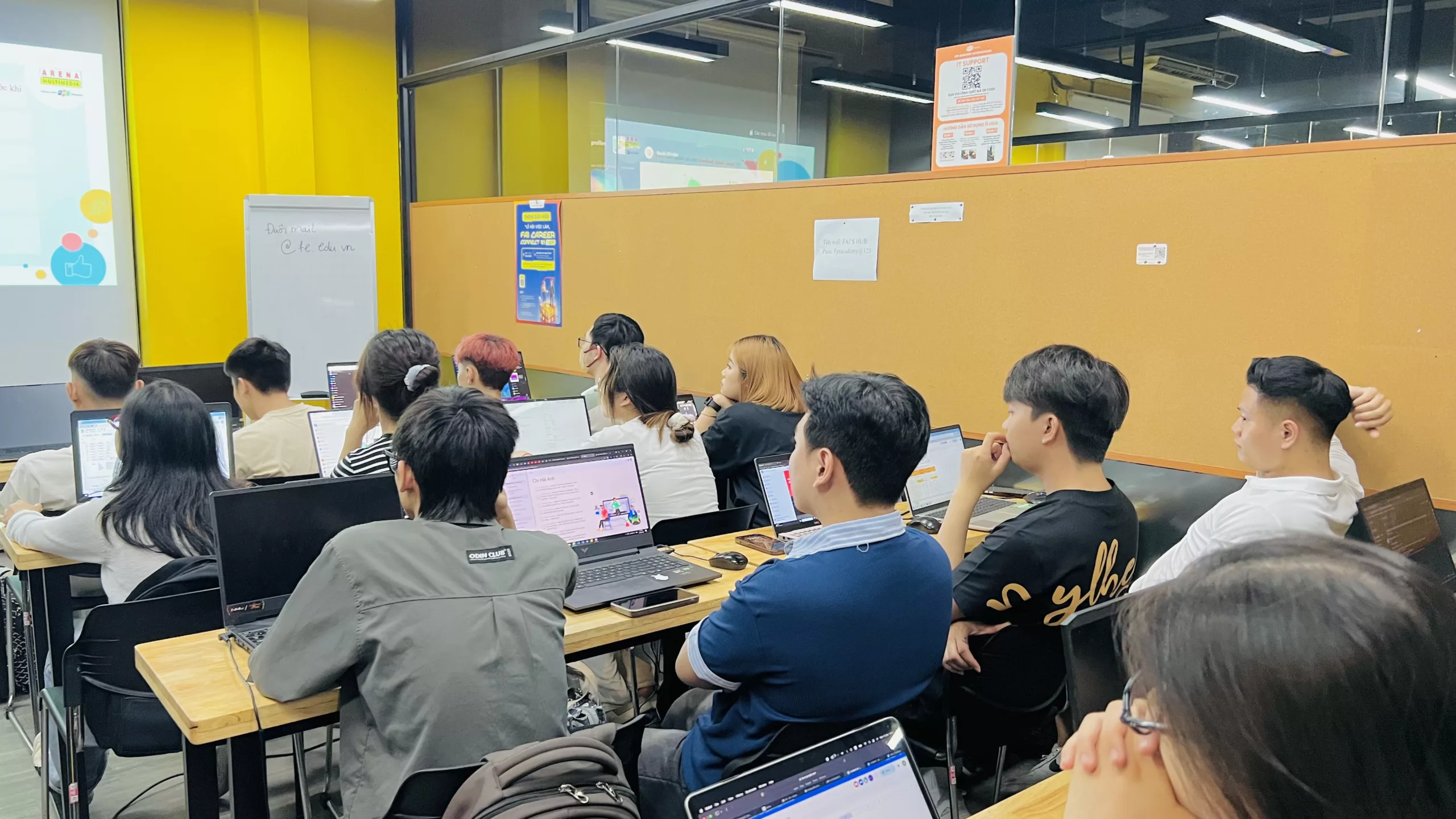 Ngày học đầu tiên tại FPT Academy International