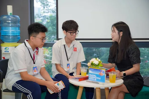 Định hướng đào tạo gắn với thực tiễn và công nghệ

